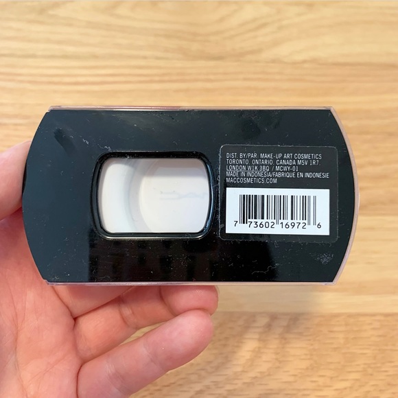 MAC false eyelashes style 46 - Picture 5 of 5